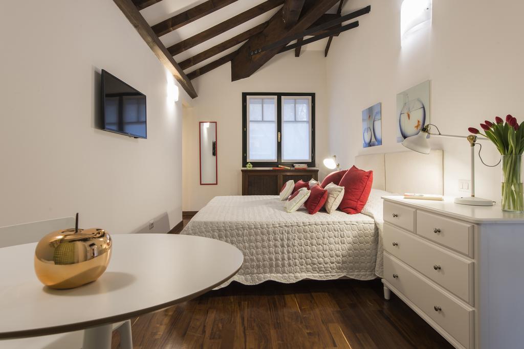Suite Home Milano Fiera Esterno foto